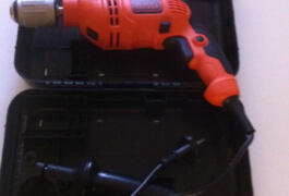 Location outil Perceuse à percussion black et decker 710 w près de Champs-sur-Marne