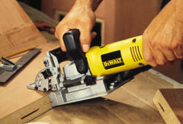 Location outil Fraiseuse à lamelles 600w dewalt dw682kp près de Bordeaux