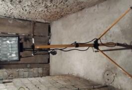 Location outil Projecteur trépied à poser halogène 1x400w près de Paris 7e Arrondissement