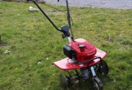 Location outil Motoculteur motobneuse honda f220 près de Maurepas