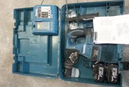Location outil Perforateur pro  sans fil makita près de Azay-le-Rideau