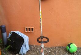 Location outil Coupe bordure thermique stihl fs45 près de Magalas
