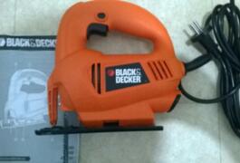 Location outil Scie sauteuse black &amp; decker 400w près de La Rochelle