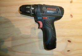 Location outil Perceuse sans fil 10.8v bosch près de Montbeton