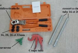 Location outil Pince à sertir raccords multicouche et ses accessoires près de Chelles