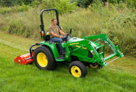 Location outil Tracteur compact avec broyeur à fléaux près de Saint-Didier-sur-Chalaronne