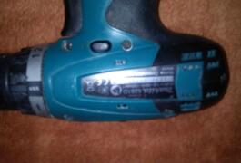 Location outil Visseuses makita 14.4v près de Marseille 7e Arrondissement