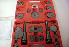 Location outil Coffret repousse pistons d'étriers de freins près de Mauléon