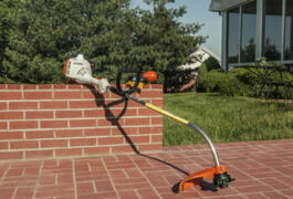 Location outil Coupe bordure stihl thermique près de Bièvres