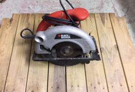 Location outil Scie circulaire black &amp; decker près de Douvrin