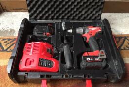 Location outil Milwaukee m18-fpd-502x - 18v 5.0ah près de Malaunay