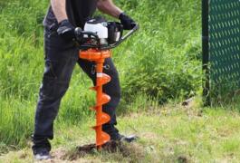 Location outil Tarière thermique idéal pose clôture,haie ou plot près de Comines