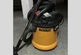 Location outil Aspirateur eau poussière dewall près de Montreuil