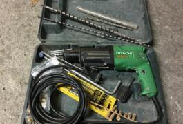 Location outil Perforateur, perceuse hitachi près de Montreuil
