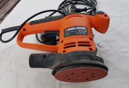 Location outil Ponceuse  black &amp; decker  excentrique près de Paimpol