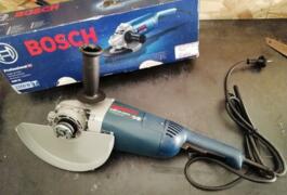 Location outil Meuleuse bosch pro 2200w près de La Rochelle