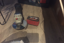 Location outil Disqueuse (meuleuse) pro bosch près de Lyon 8e Arrondissement