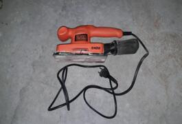 Location outil Ponceuse vibrante black et decker 240w près de Anglet