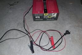 Location outil Chargeur de batterie 5 ampère près de Anglet