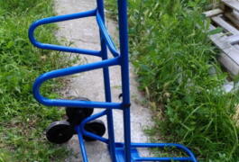 Location outil Location diable 2 en 1 (chariot ou escaliers )pour objets lourd 300 kg déménagement avec sangles près de Toulouse