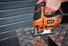 Location outil Scie sauteuse aeg powertools step 100x près de Paris 19e Arrondissement