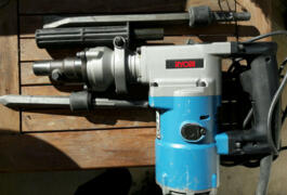 Location outil Burineur perforateur électrique Ryobi près de La Valette-du-Var