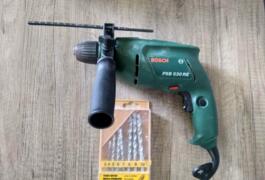 Location outil Perceuse à percussion bosch psb 530 re près de Tignes