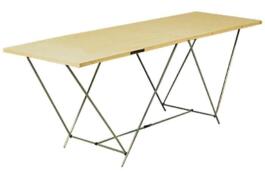 Location outil Une table à tapisser près de Longwy