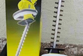 Location outil Taille haies électrique avec lame de 50cm, 500w près de Beaumont-du-Gâtinais