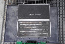 Location outil Perforateur sur batterie hitachi dh 25 dl près de Maromme