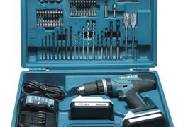Location outil Perceuse visseuse à percussion makita  + kit d'accessoires près de Ronchin