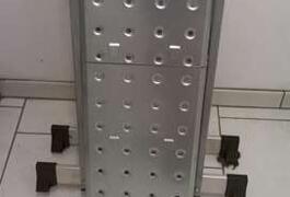 Location outil Echelle multifonction pliante aluminium 6.75 m près de Chécy