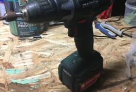 Location outil Perceuse visseuse metabo près de Castelnau-de-Médoc