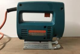 Location outil Scie sauteuse black &amp; decker près de Saint-Ismier