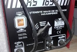 Location outil Poste à souder à l'arc 140 a près de Méry