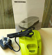 Location outil Chargeur pour accus ryobi 12v près de Méry