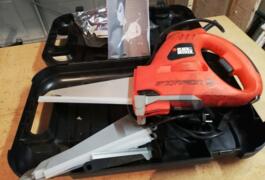 Location outil Scie électrique black &amp; decker scorpion près de Naintré