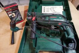 Location outil Perceuse à percussion bosch psb-750-2 re près de Naintré