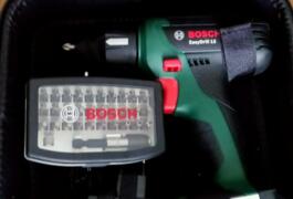 Location outil Visseuse, perceuse bosch easydrill 12v avec set embouts bosch 32 pcs près de Saint-Denis