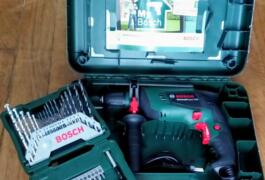 Location outil Perceuse/visseuse filaire bosch avec coffret forets et embouts bosch 33pcs près de Saint-Denis