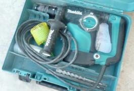 Location outil Perforateur filaire makita sds plus 1100w près de Cournonsec