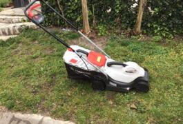 Location outil Tondeuse électrique près de Pessac