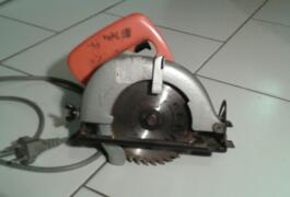 Location outil Location scie circulaire makita disque 140mm 500w près de Taverny