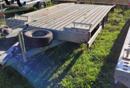 Location outil Remorque porte voiture plus de 750kg près de Roquettes