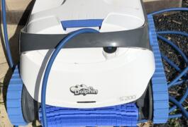 Location outil Robot piscine dolphin s200 près de Sérignan