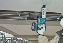 Location outil Makita visseuse plaquiste - visseuse automatique sans fil près de Montélimar