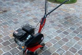 Location outil Motobineuse à essence pubert uno20p 78 cm³ (livraison possible pendant confinement) près de Alfortville