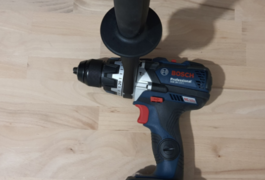 Location outil Perceuse à percussion sans fil bosch  gsb 18v-110c près de Saulx-les-Chartreux