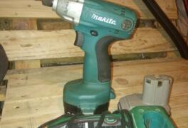 Location outil Visseuse makita 6932fd près de Cherbourg-en-Cotentin