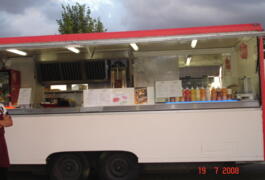 Location outil Grande remorque food truck près de Angers